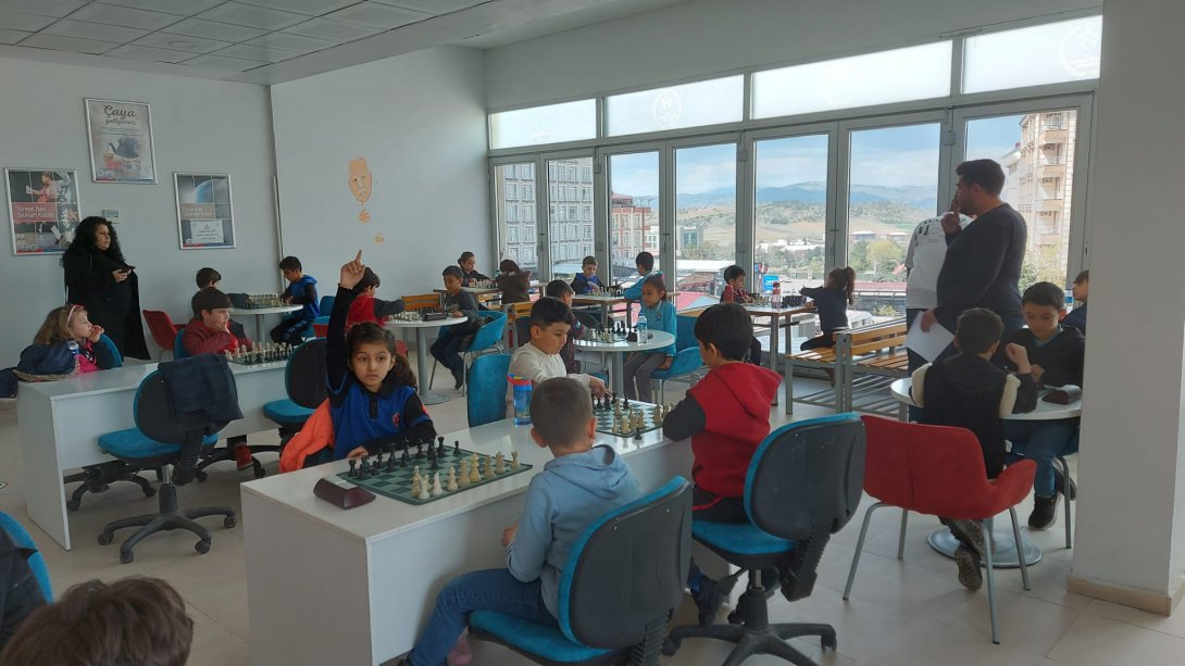 Çocuklarımız 23 Nisan Satranç Turnuvasında Yarıştılar