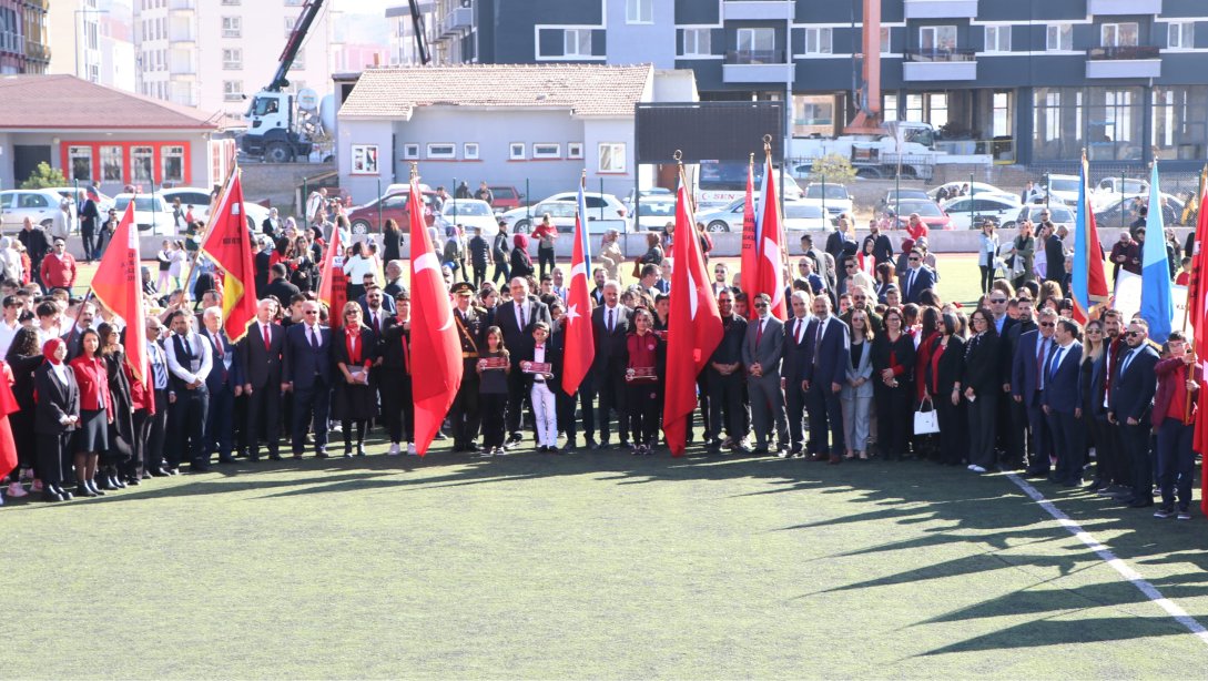 Cumhuriyetin Kuruluşunun 101. Yıl Dönümü İlçemizde Coşkuyla Kutlandı